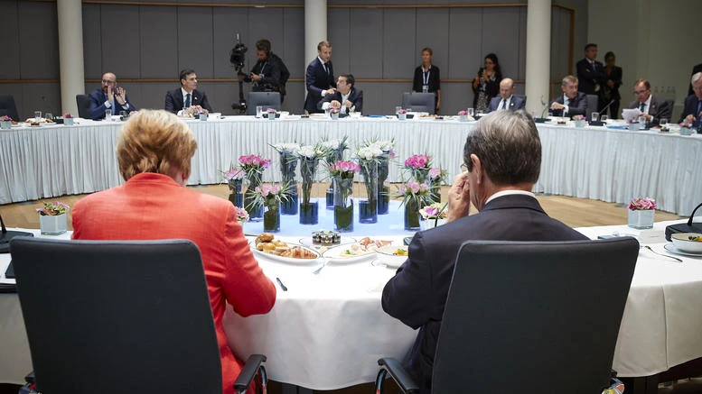 «Γκρίζες» ζώνες στη συμφωνία μετά τo παζάρι για το προσφυγικό – Σοβαρά ερωτήματα από τις ασάφειες